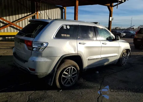 2013 Jeep Grand Cherokee Laredo z USA, uszkodzony, nr VIN 1C4RJFAT4DC571415